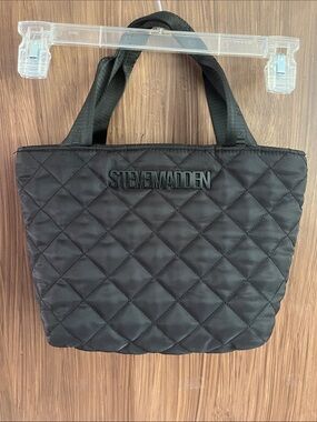 Steve Madden Black Quilted Insulated Lunch Bag